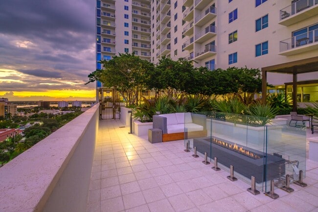 Building Photo - ParkLine Palm Beaches