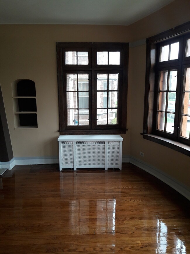 Building Photo - 7944 S Wolcott Ave