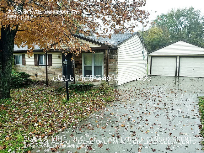 Building Photo - 25240 Sandhurst Rd