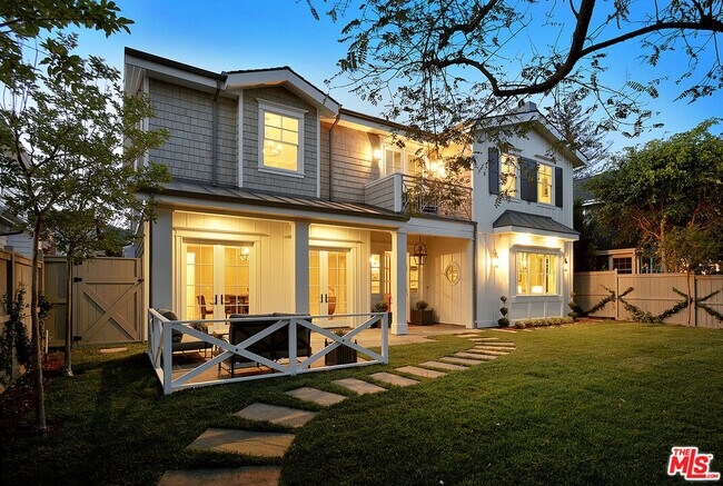 Foto del edificio - 14607 Bestor Blvd