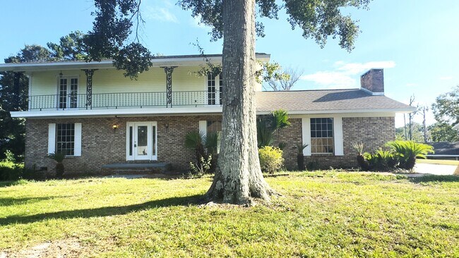 Building Photo - 3736 Baywood Dr