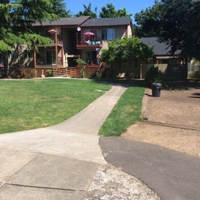 Photo - 13439 SE Stark St House