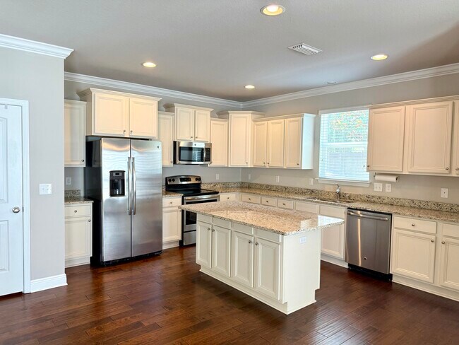 Foto del edificio - 163 Mosaic Oaks Cir