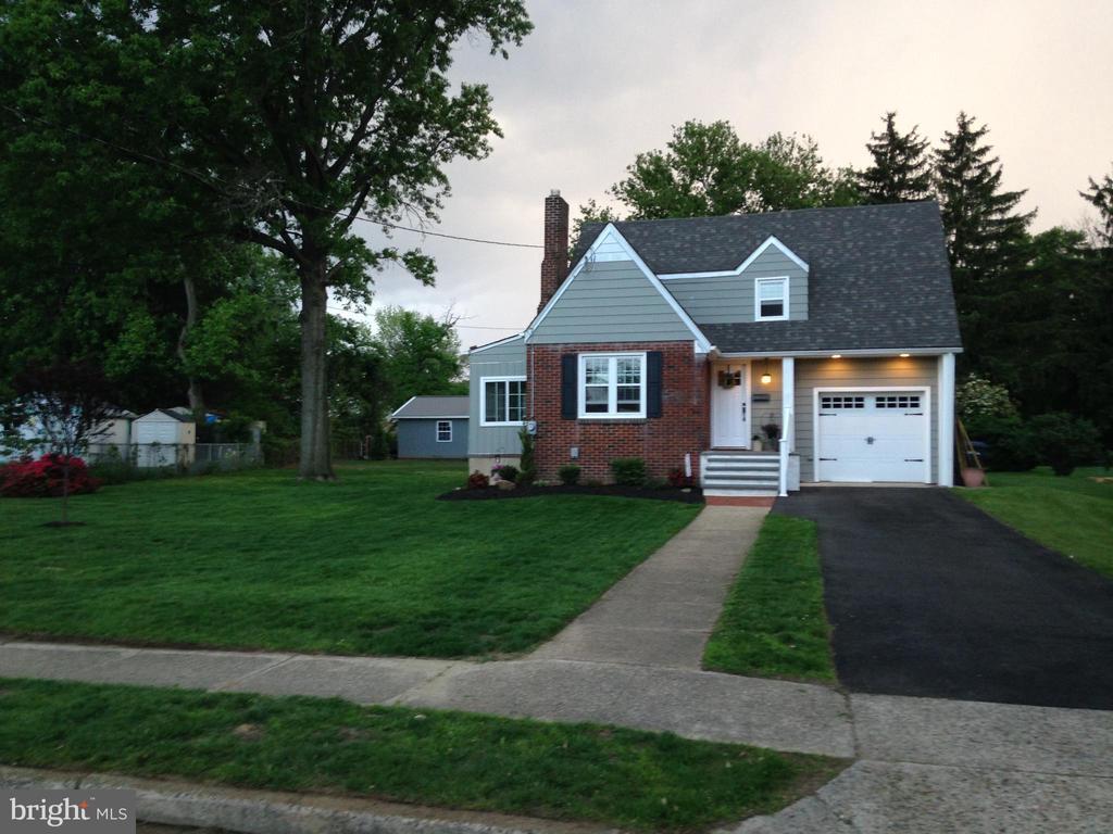 Primary Photo - 227 Delview Ln