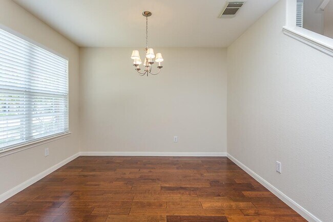 Foto del edificio - 8438 Resada Park Ln