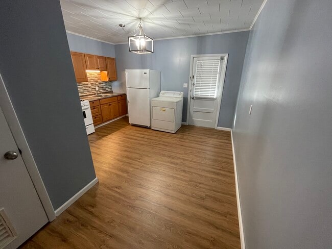 Building Photo - 6 Catawba Ave
