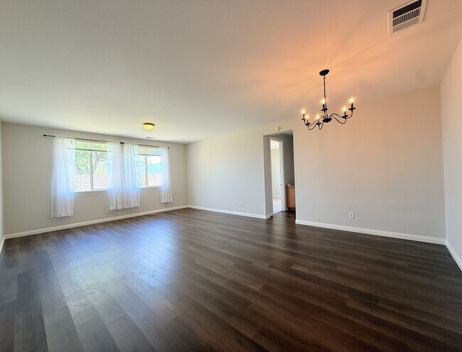 Foto del edificio - AVAILBALE NOW! 3 Bedroom 2 Bathroom Home i...