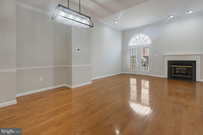 Foto del edificio - 434 Clayton Ln