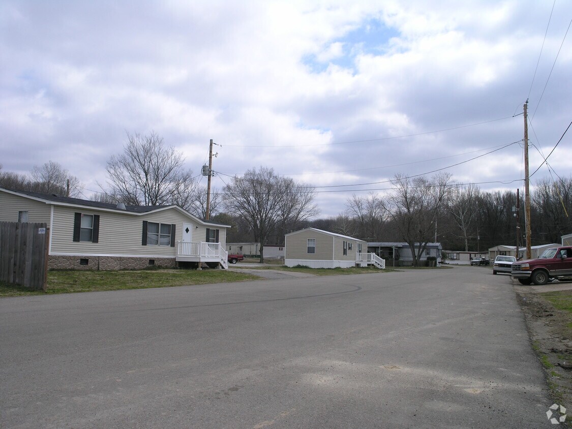 Foto principal - Redwood Estates Mobile Home Community