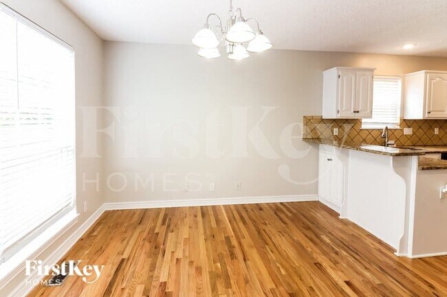 Foto del edificio - 15626 Riley St