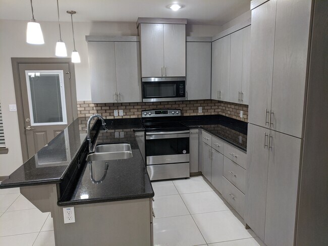 Foto del edificio - 4012 Whitewing Ave