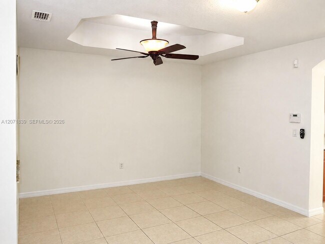 Foto del edificio - 4974 White Mangrove Way E