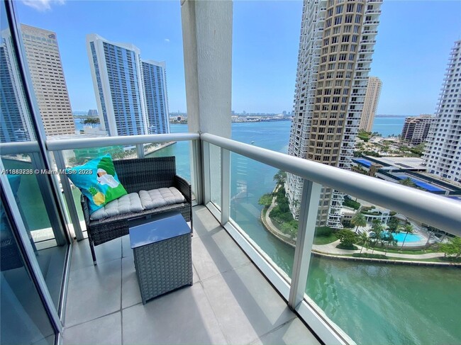 Foto del edificio - 465 Brickell Ave