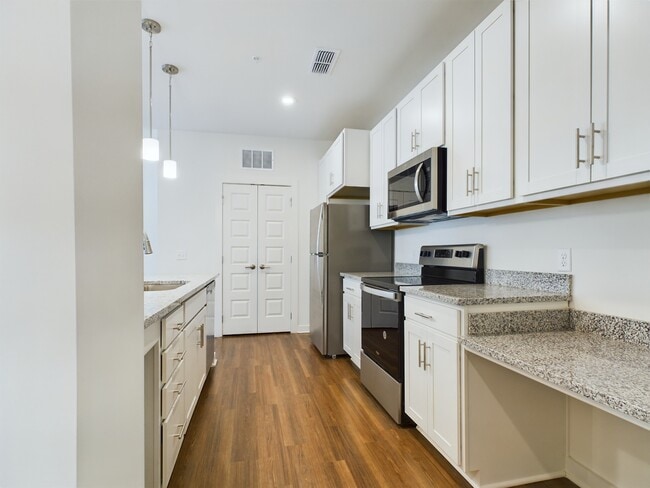 Kitchen - Aurora St. Leon Apartments