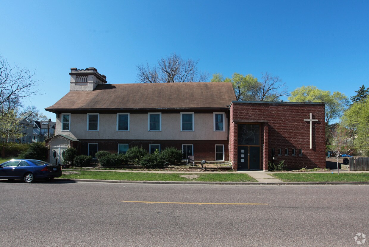 Building Photo - 1108 2nd Ave