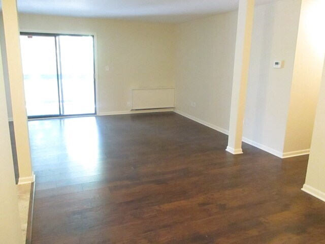 Foto del edificio - 572 Somerset Ln