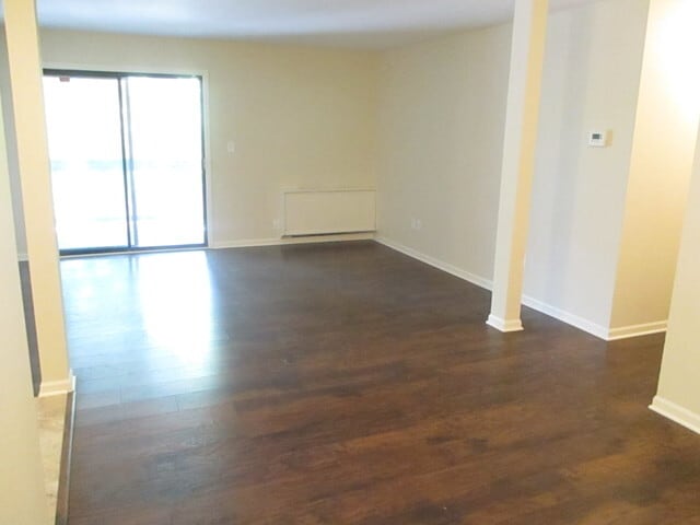 Building Photo - 572 Somerset Ln