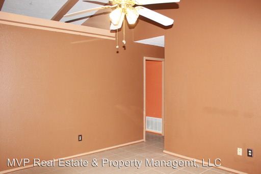 Building Photo - 4604 Meadowpark Dr