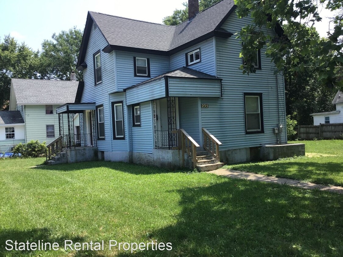 Primary Photo - 4 br, 2 bath House - 235 Royal Ave.