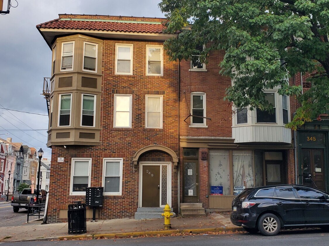 Primary Photo - 347 N 7th Street