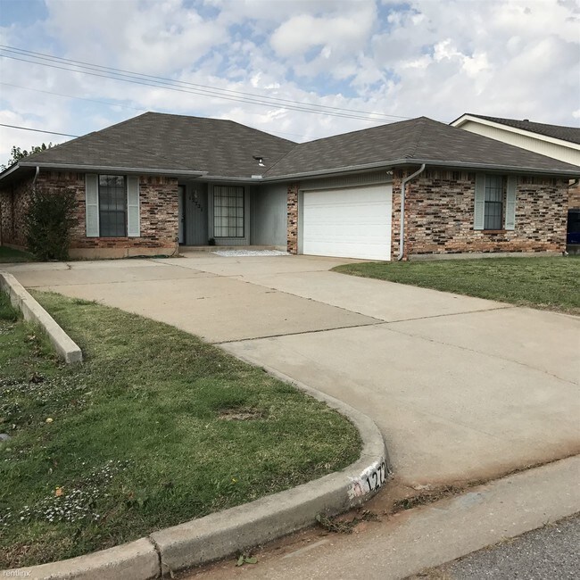 Building Photo - 12721 Brandon Pl