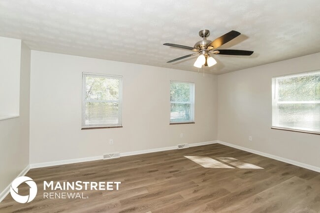 Building Photo - 401 Swanee Dr