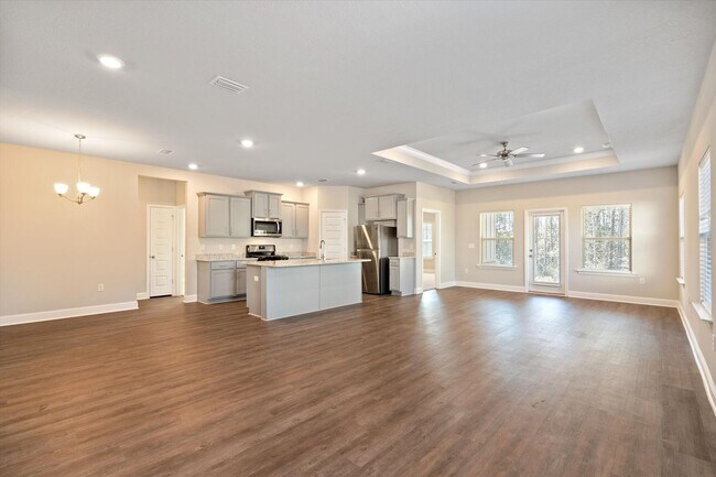 Foto del edificio - UPCOMING LISTING -WITH LAWNCARE- IN STONEBRIDGE