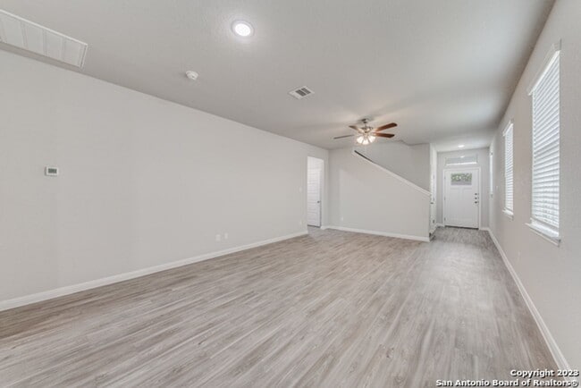 Building Photo - 123/125-125 Joseph Cir