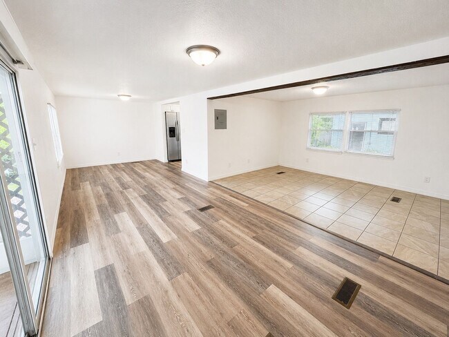 Building Photo - 1052 Osceola Trail