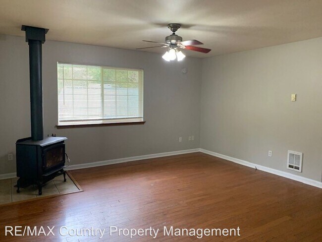Foto del edificio - 3 br, 2 bath House - 17604 Pond View Ct SE