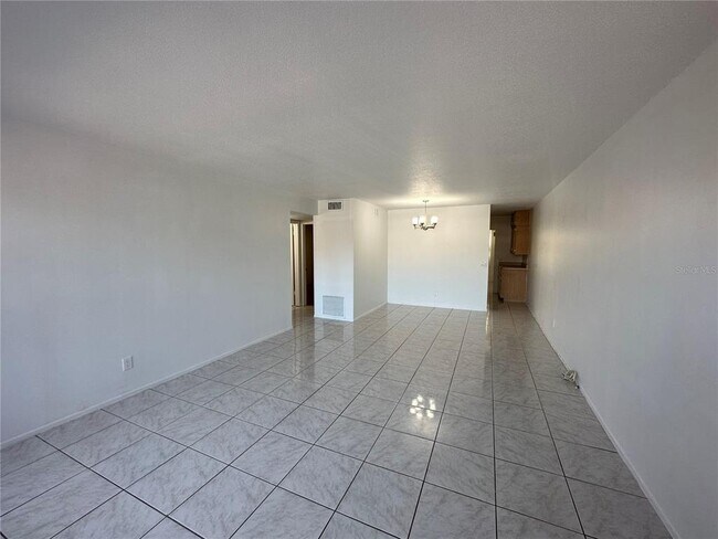 Building Photo - 2042 Australia Way W