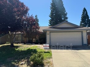 Building Photo - 2264 Americana Dr