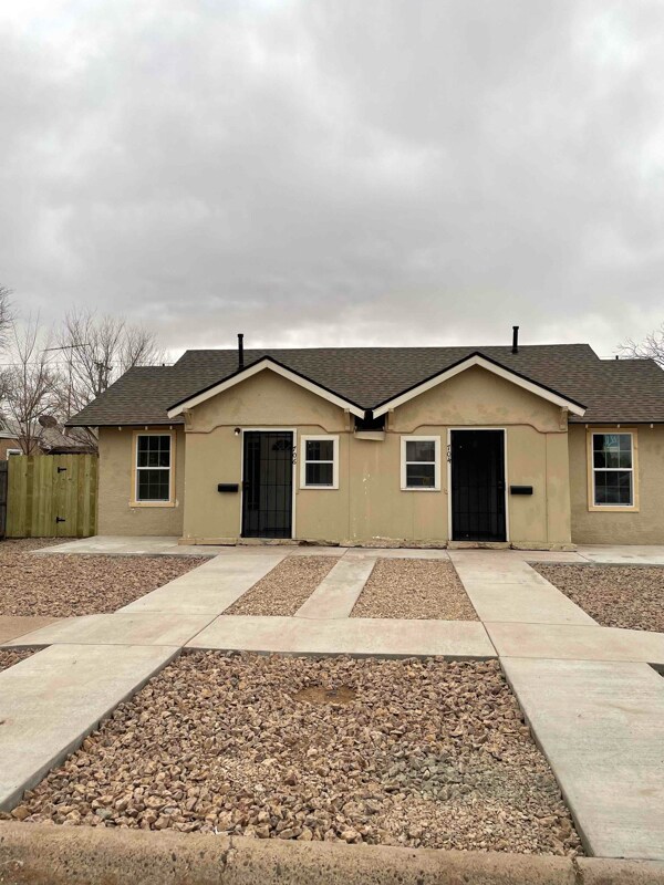 Primary Photo - 704 S Abilene Ave