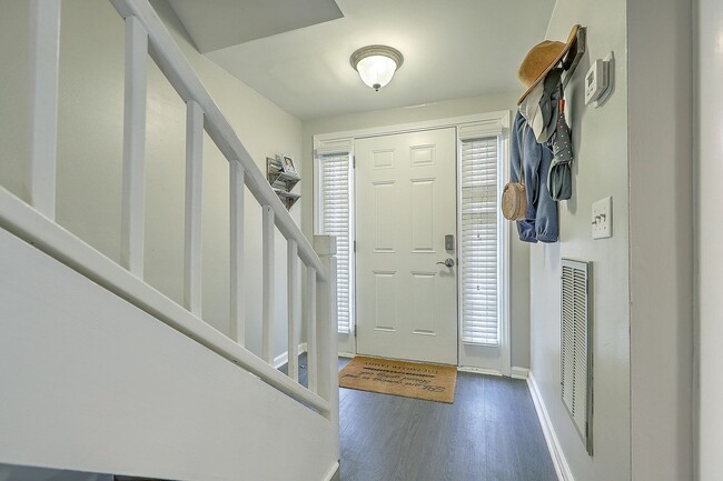 Building Photo - Spacious Home in Beaumont!