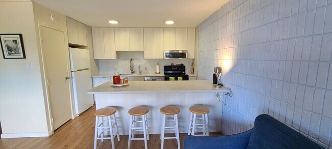 Building Photo - Spacious 1 BD 1 BA in downtown - Kinau Villa