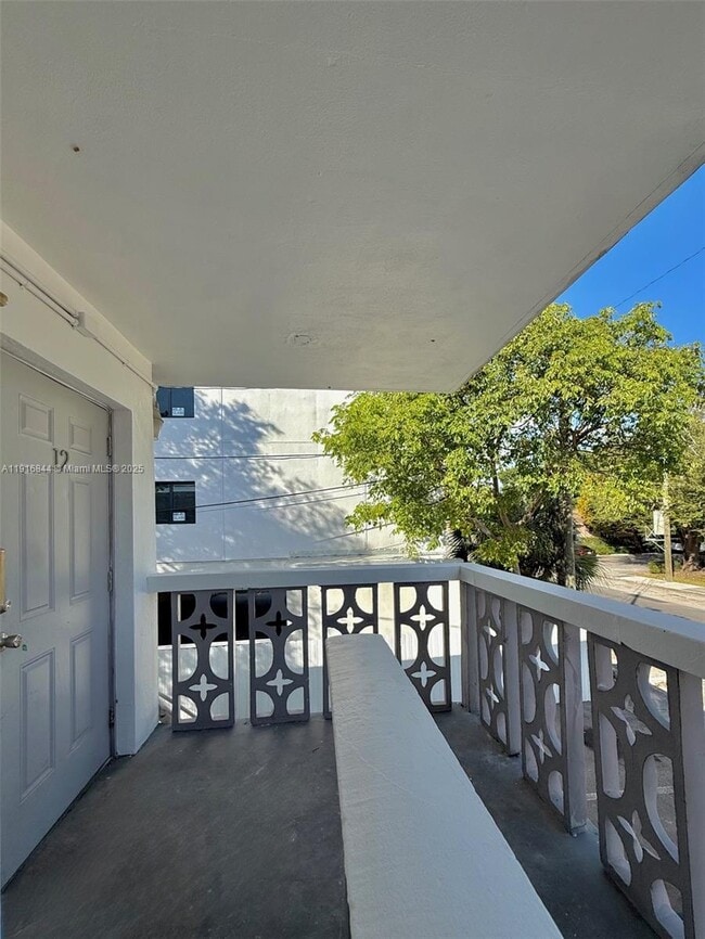 Foto del edificio - 10 NW 77th St