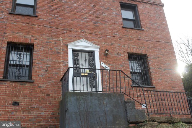 Foto del edificio - 5065 Sheriff Rd NE