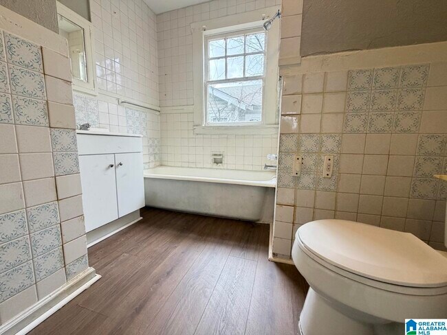 Foto del edificio - 1782 McMillon Ave