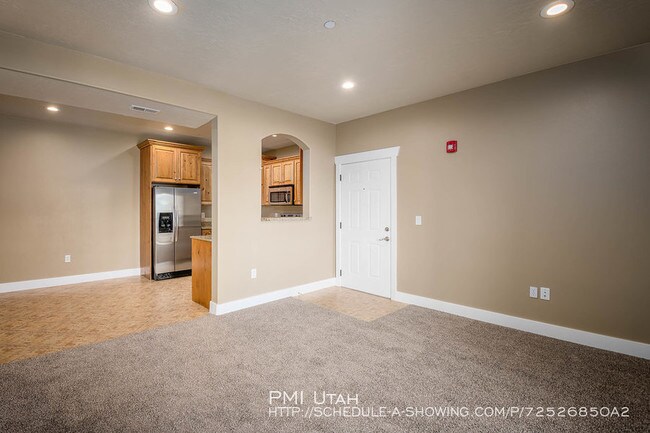 Building Photo - Beautiful Condo