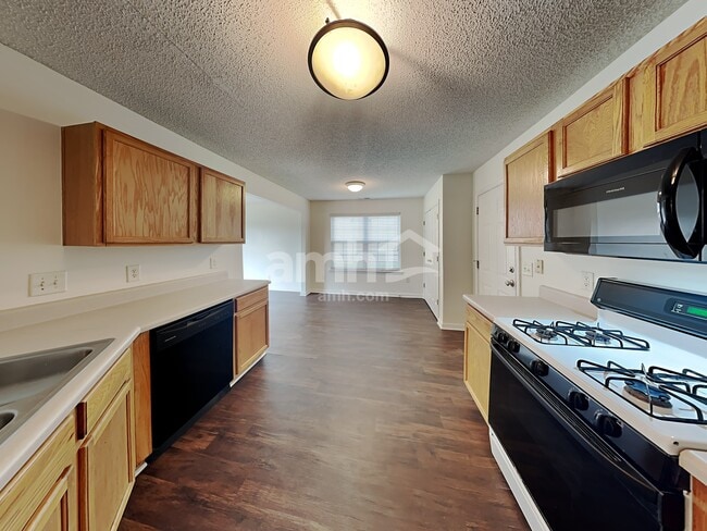 Foto del edificio - 10502 Plantain Ct