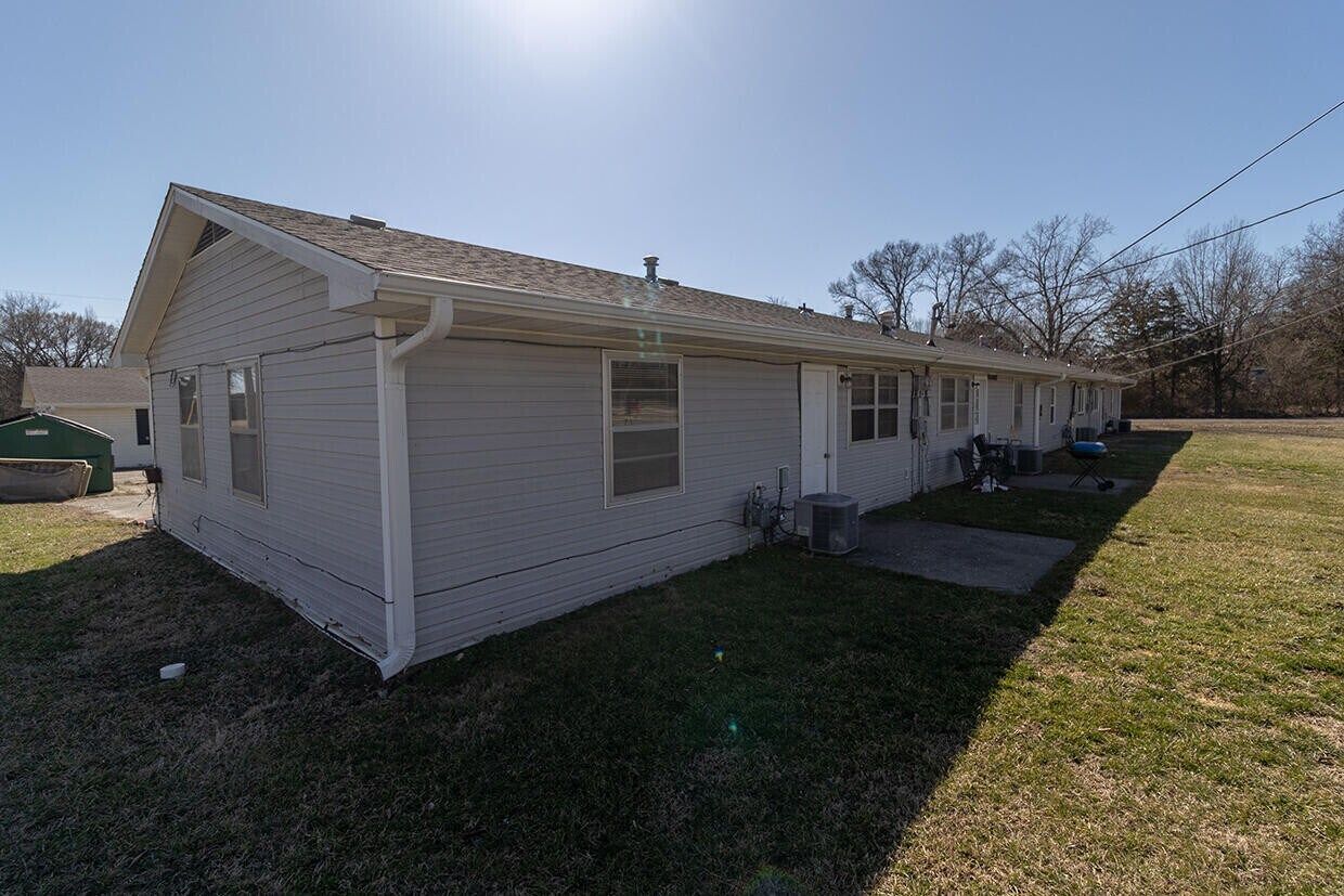 Building Photo - 7304 N Wade School Rd