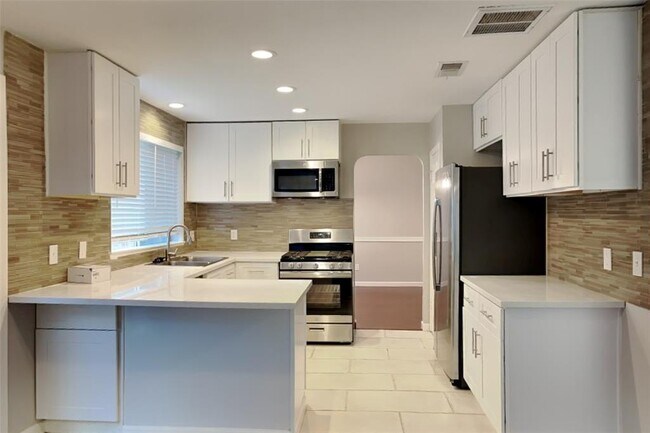 Building Photo - 5318 Hazel Grove Dr