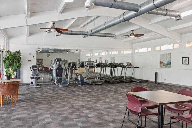 Interior Photo - Glen Forest Apartments