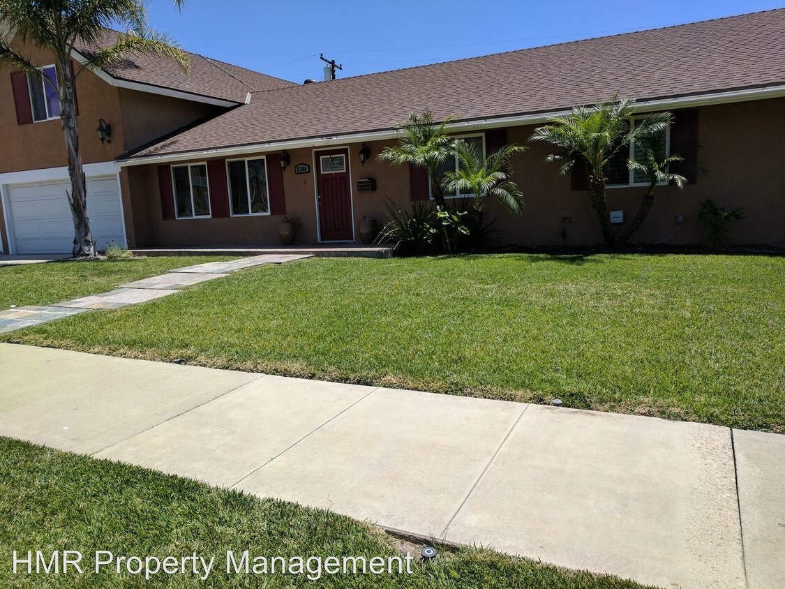 Primary Photo - 2380 N Robinhood Pl