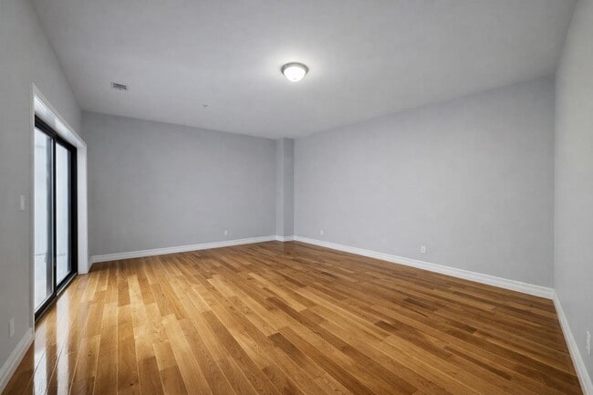 Building Photo - 116 36th St