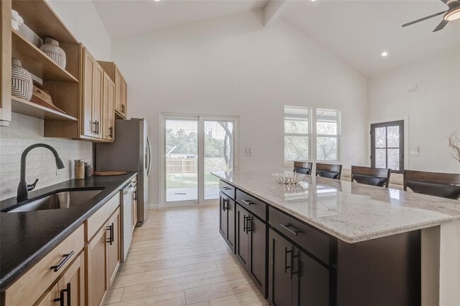 Foto del edificio - 18208 Gregg Bluff Rd