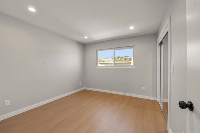 Building Photo - 3801 Lincoln Ave