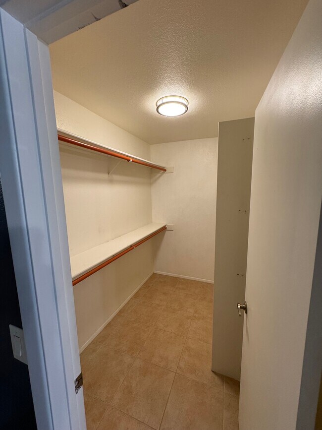 Foto del edificio - 7249 W Sunnyside Dr