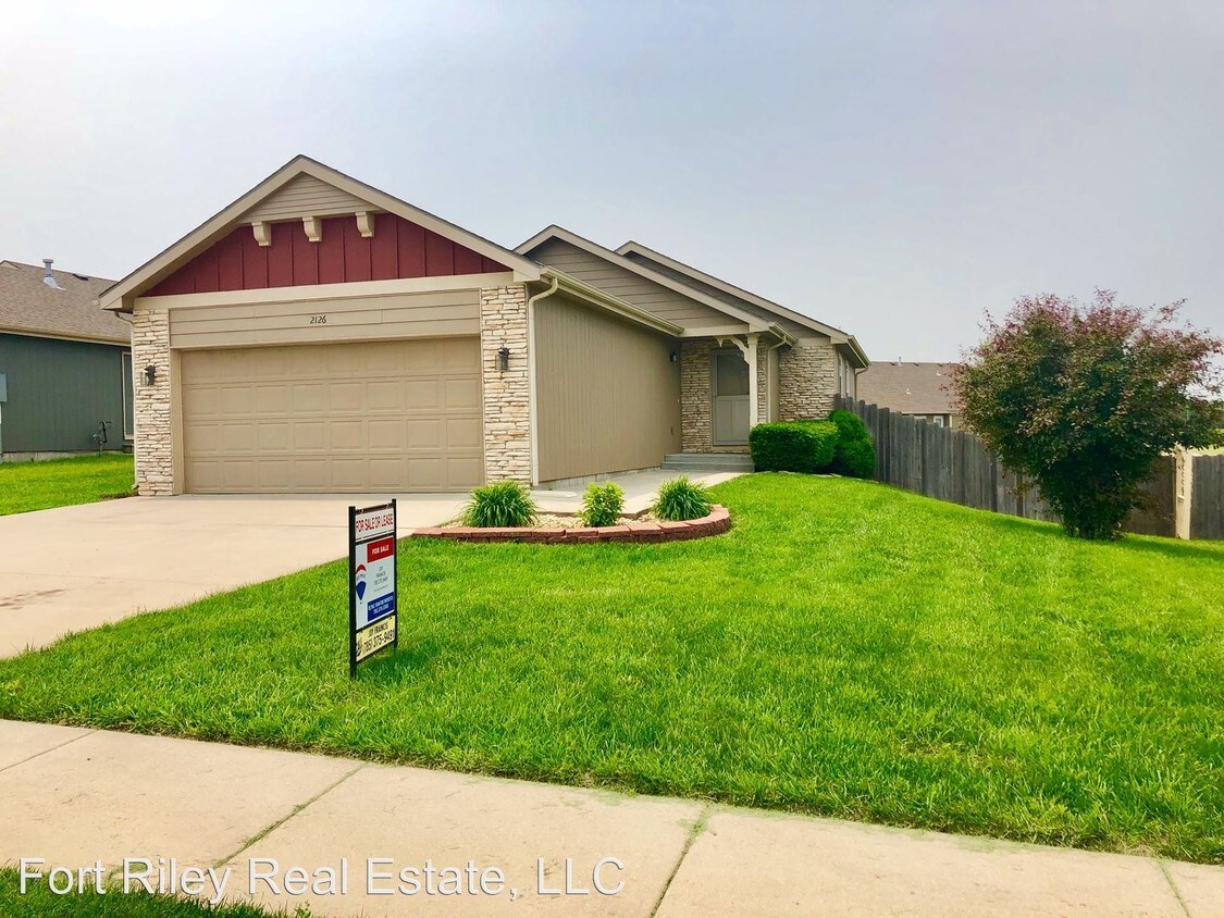 Primary Photo - 4 br, 2 bath House - 2126 Deer Trail
