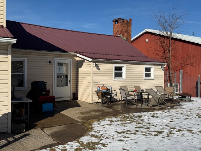 Building Photo - 1344 E College Ave